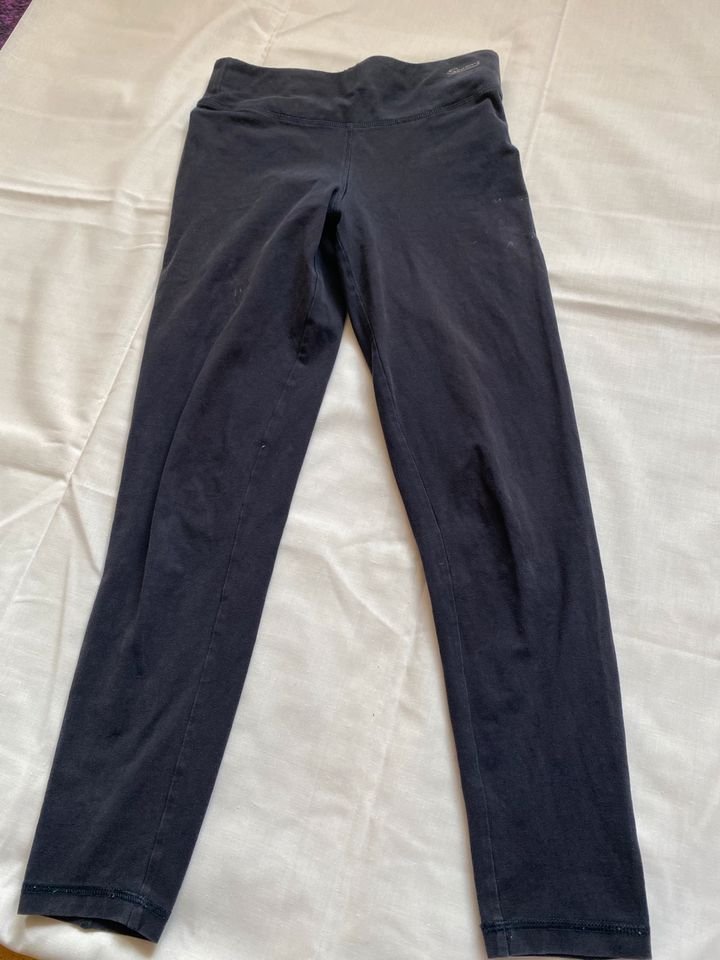 Gern getragene 7/8 Leggings, schwarze Rossmann Leggings, mit intensivem Duft