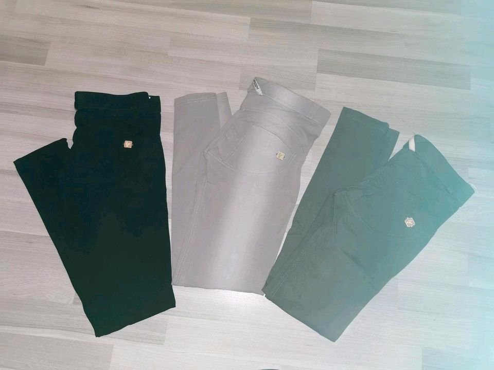 Freddy WR Push up Legging in schwarz Größe 36