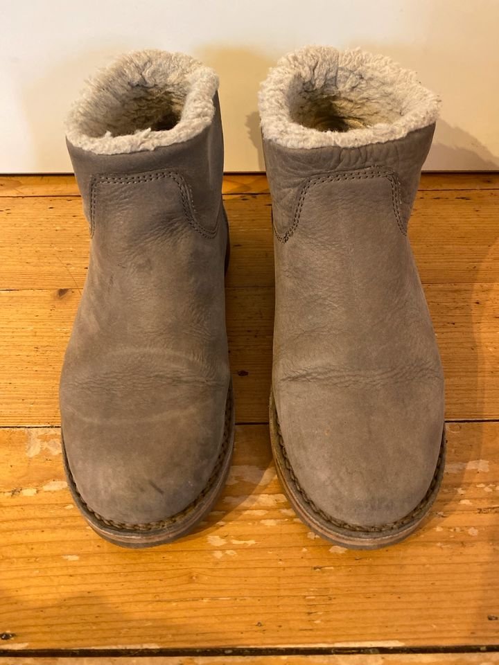 Gebrauchte Stiefel zu verkaufen