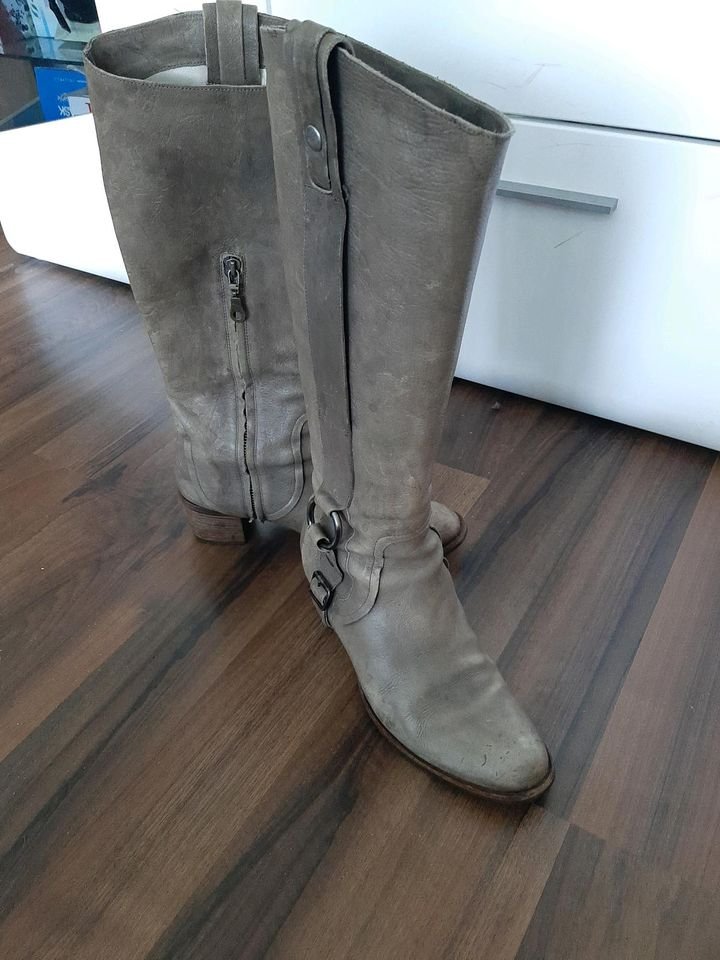 Stiefel HUGO BOSS Gr 40-41 Schuhe
