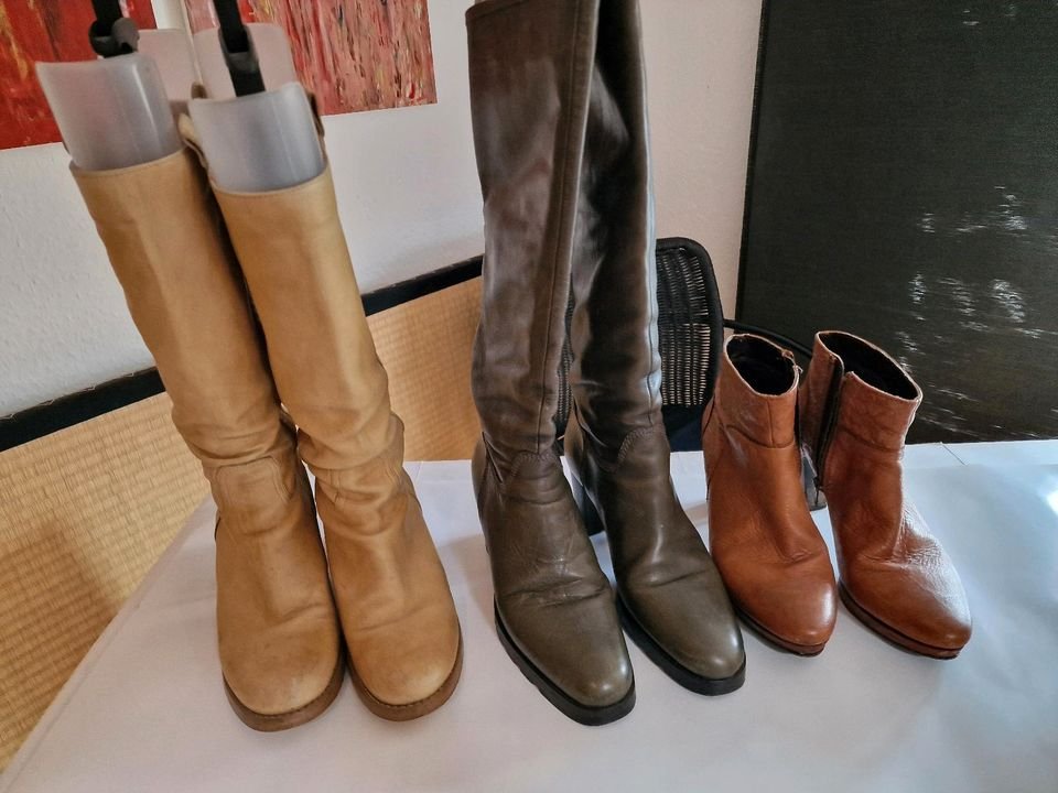 Diverse Stiefel und Stiefeletten 38,5 39 Bronx u.a.