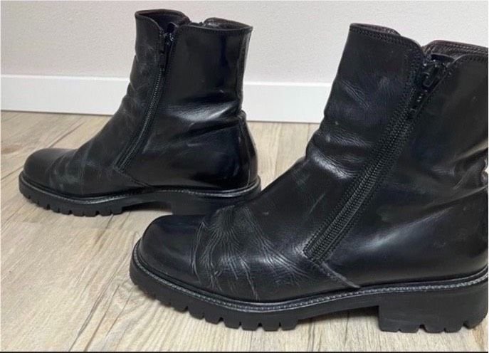 Attraktive Stiefel, Boots, Stiefeletten in Größe 37