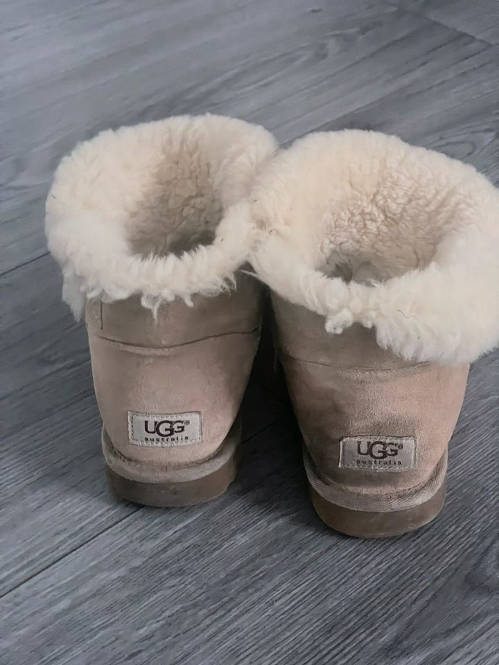 Uggs Stiefel - getragene Schuhe mit femininem Duft