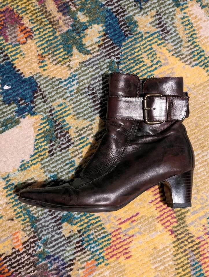 Vintage Braun Leder Damenstiefellette Gr. 37 mit intensivem Duft