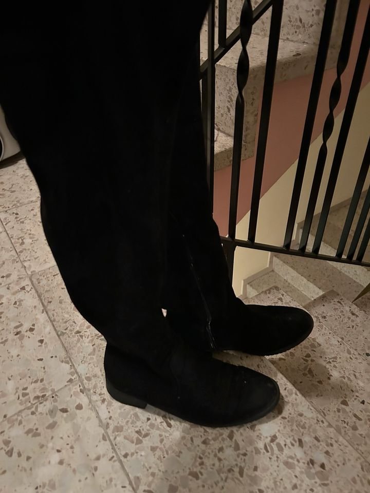 Overknee Stiefel - markante Duftnote