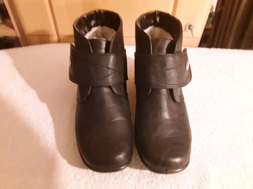 Verführerische Halbstiefel mit femininem Duft