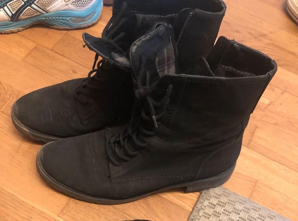 Außergewöhnliche Stiefel in 43