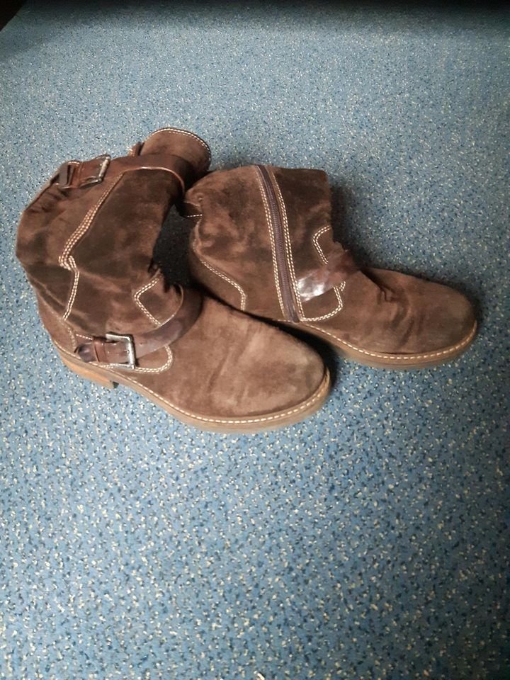 Verführerische Wildleder Stiefel in Größe 37