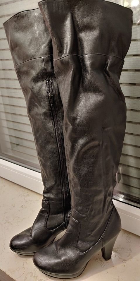 Overknee Stiefel 40 schwarz stark getragen