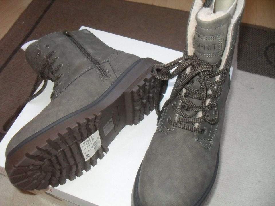 NEU: ESPRIT Schuhe 39 Stiefel warm gefüttert dunkel nicht getragen