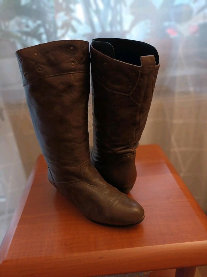 Frauen Stiefel - Ein Duft, der verführt