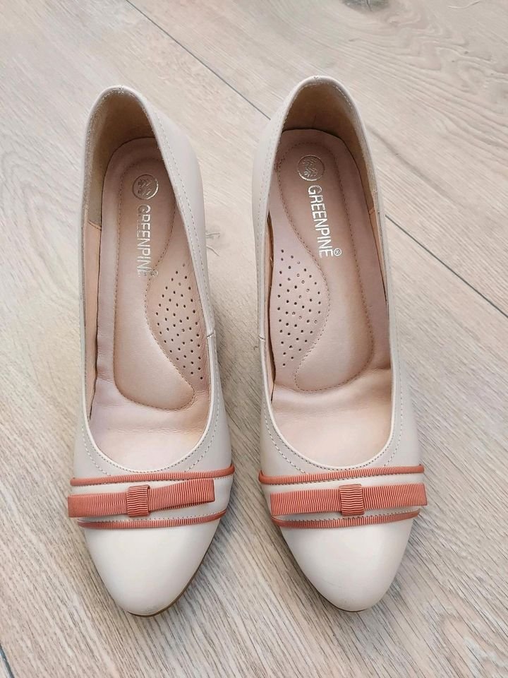 Damenpumps, Gr. 37 Nur einmal getragen.