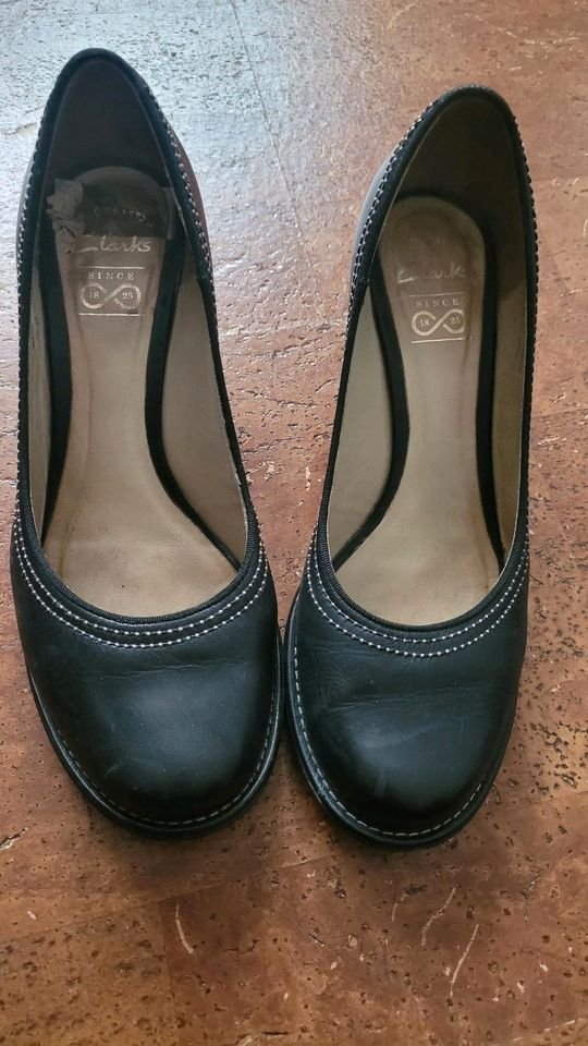 Schwarze Leder Pumps von clarks Gr. 5,5/ 39