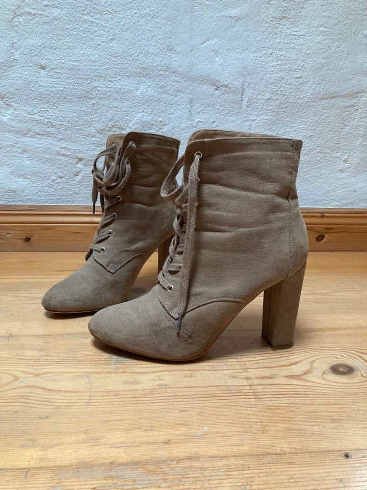 Individuell getragene High Heels