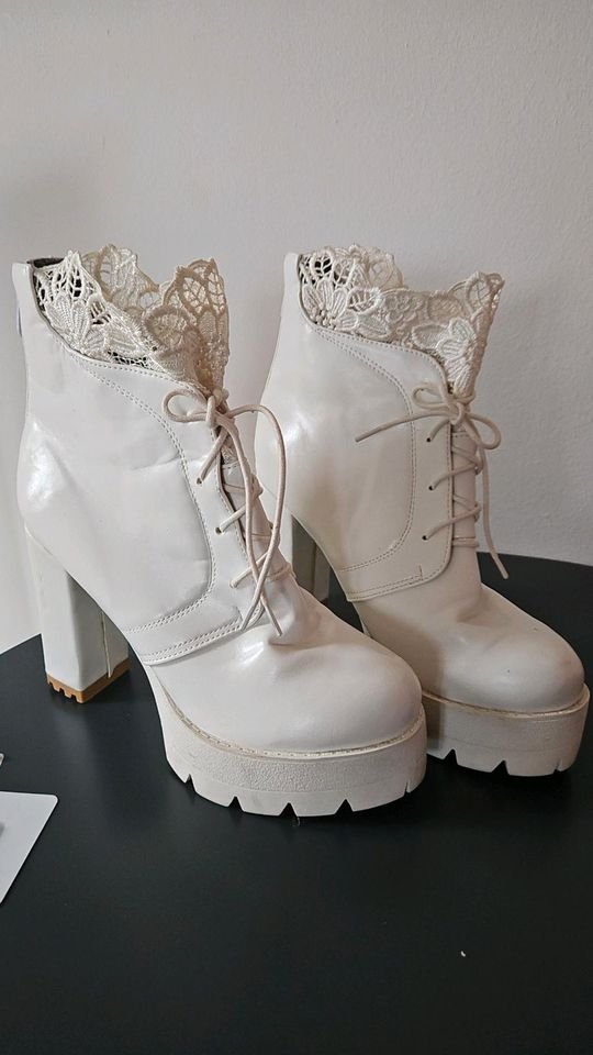 Biete Schuhe gebraucht