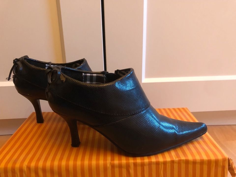 Schwarze Pumps von Bella, Größe 37