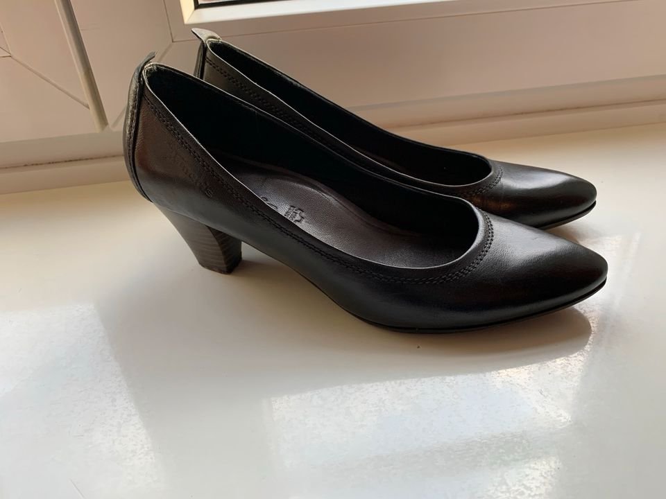 Ungewaschene Schuhe mit Absatz, Tamaris, Gr. 39