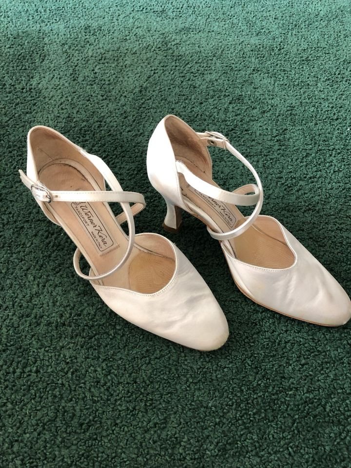 Brautschuhe/Tanzschuhe in weiß