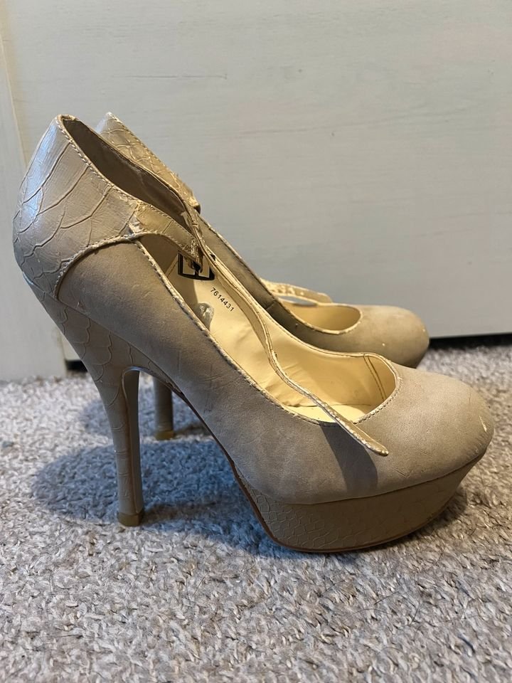 Duftende High-Heels in Größe 38