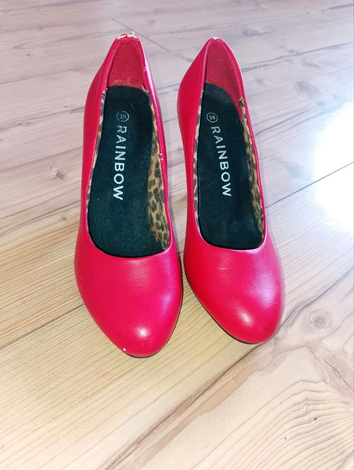 Einzigartiger Duft: Rote Pumps mit besonderer Note