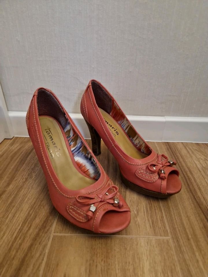 Duftende Tamaris Pumps, Größe 37