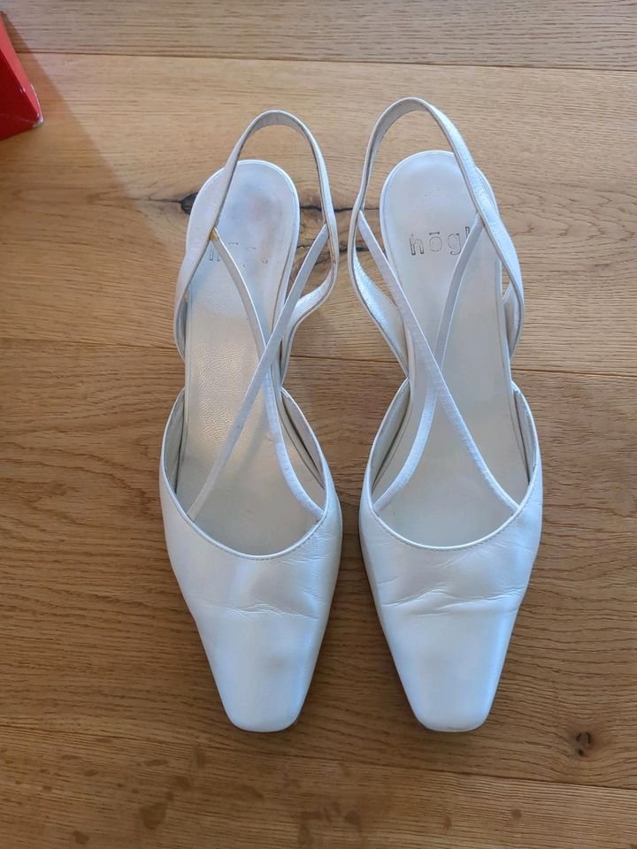 Getragene Brautschuhe, perlweiß, Größe 37 1/2
