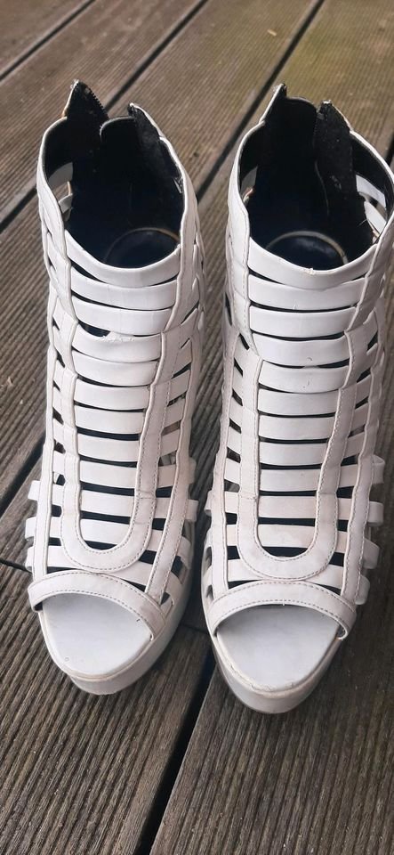 Highheels Plateau zu verkaufen