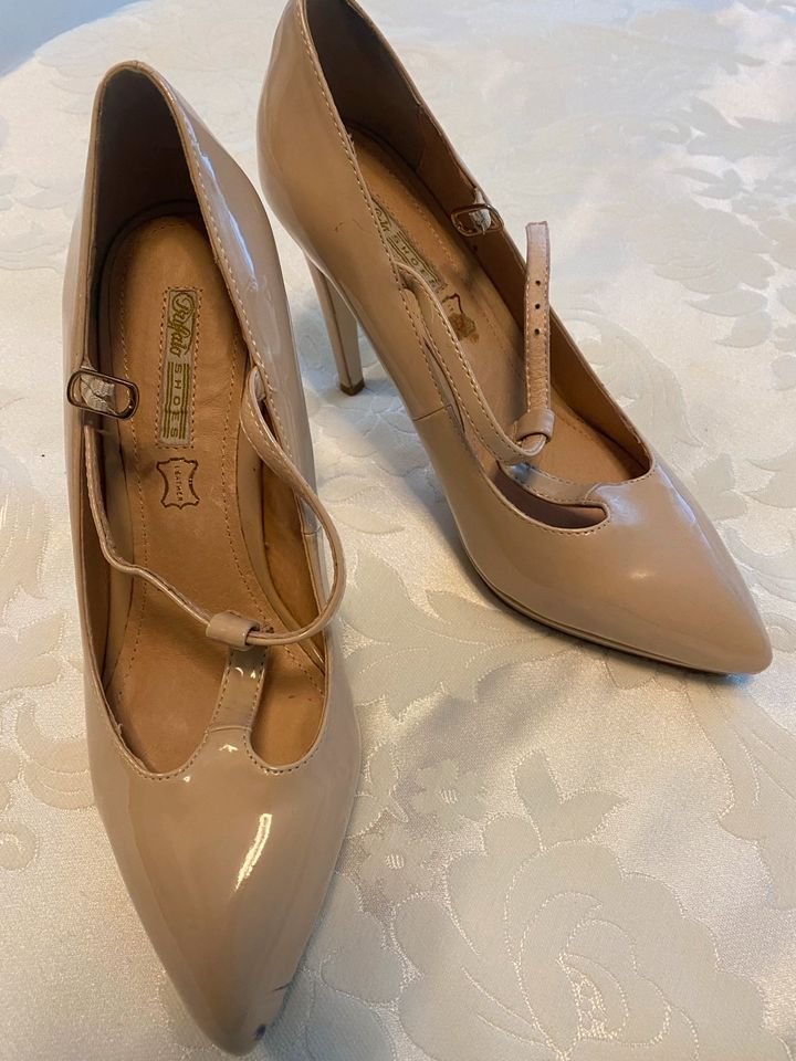 Stöckelschuhe - Männerduft zum Mitnehmen