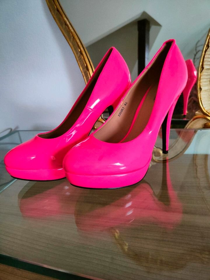 High Heel Pumps neon pink Gr. 40