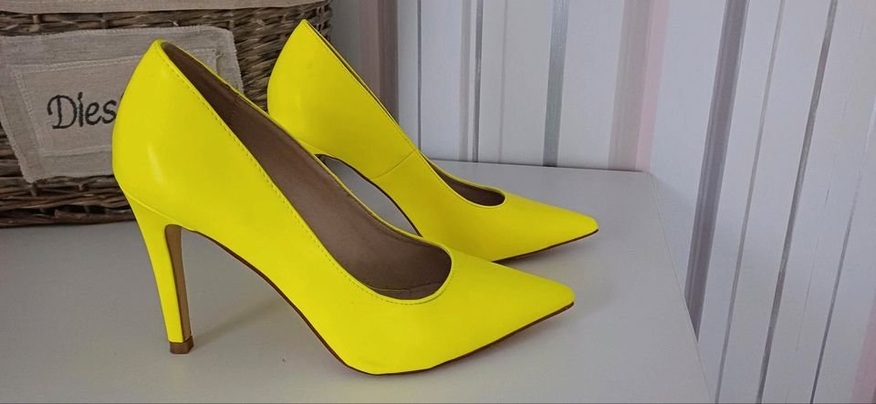 Verführerische High Heels in leuchtendem Gelb, Größe 37