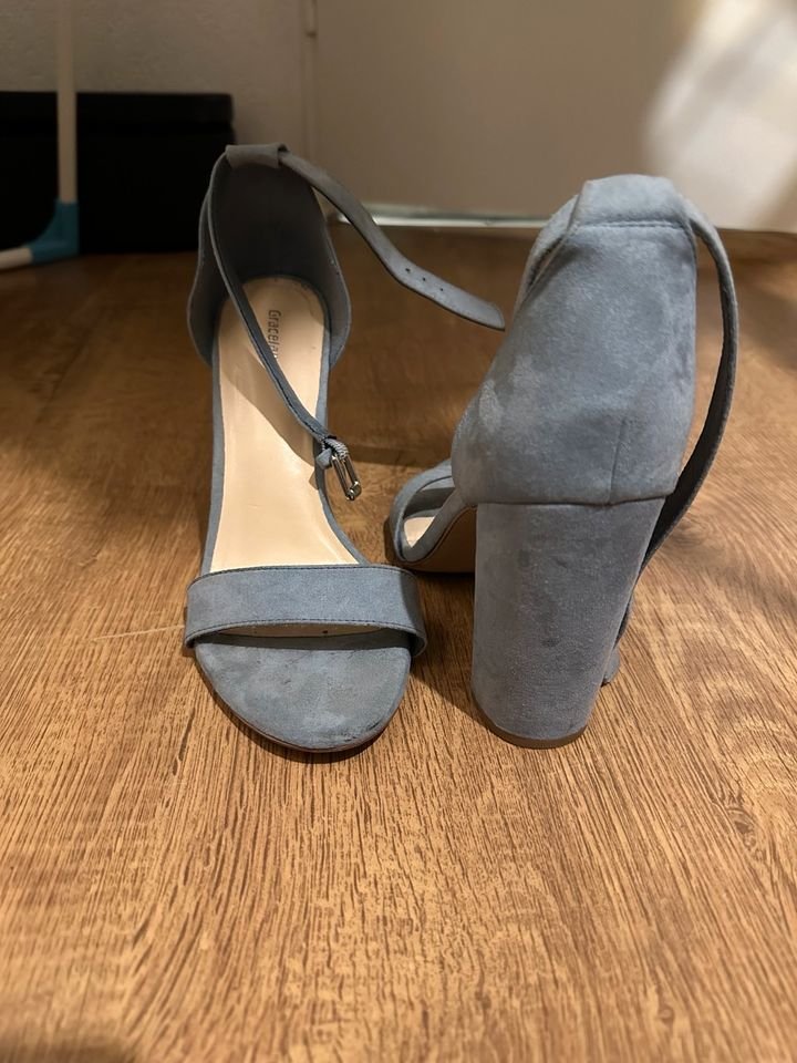 Frauen-Duft Pumps Größe 41