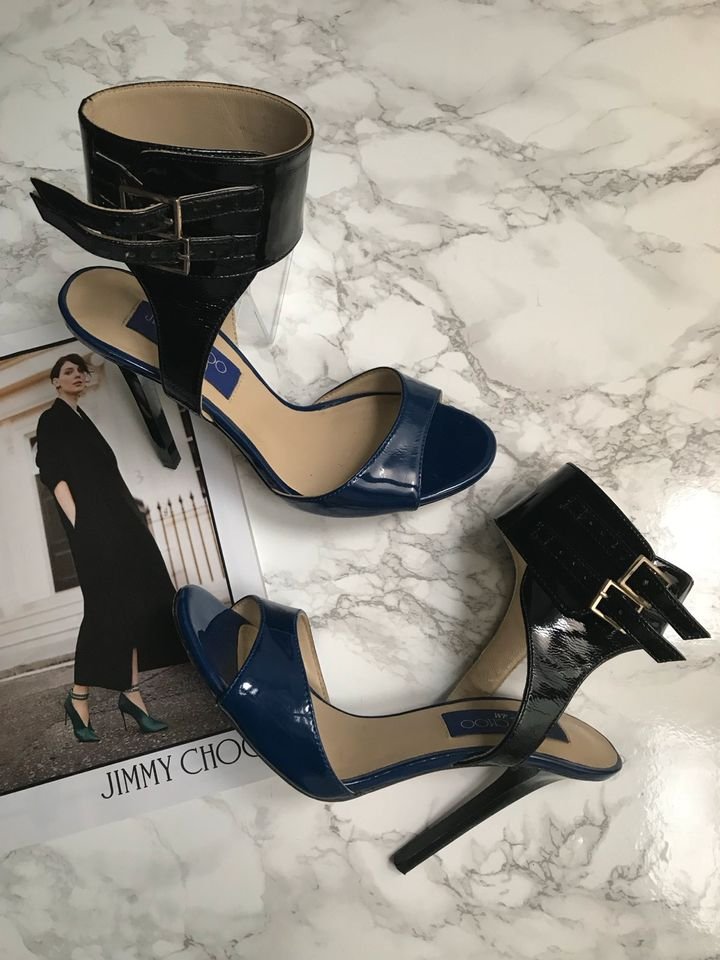 Verführerische Jimmy Choo Sandalen in Lackoptik