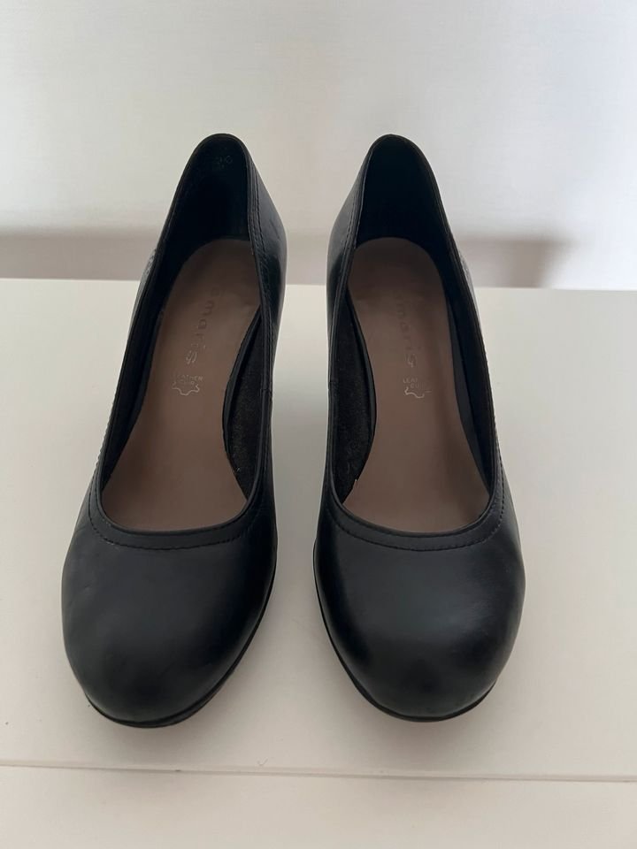 Schwarze Tamaris Pumps in Größe 38