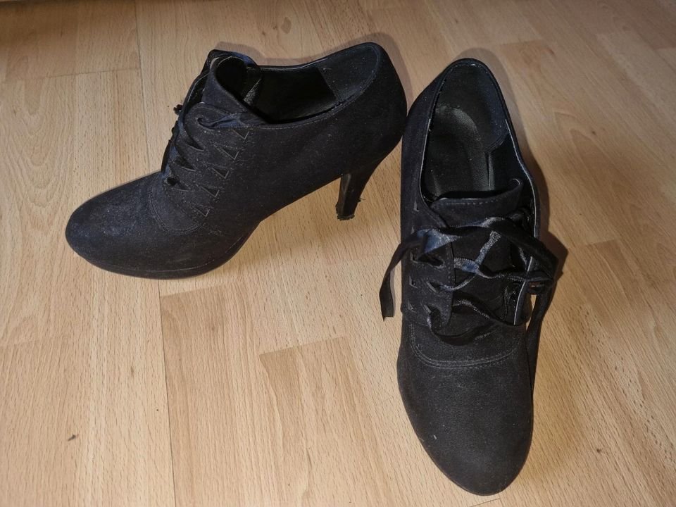 Schwarze Pumps Größe 41
