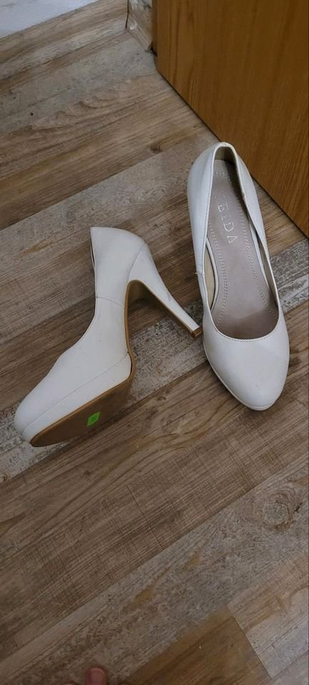 Absatzschuhe zu verkaufen