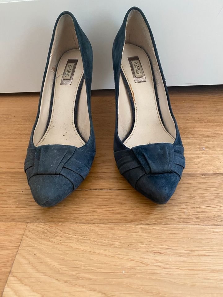 High heels dunkelblau Wildleder Gr 39