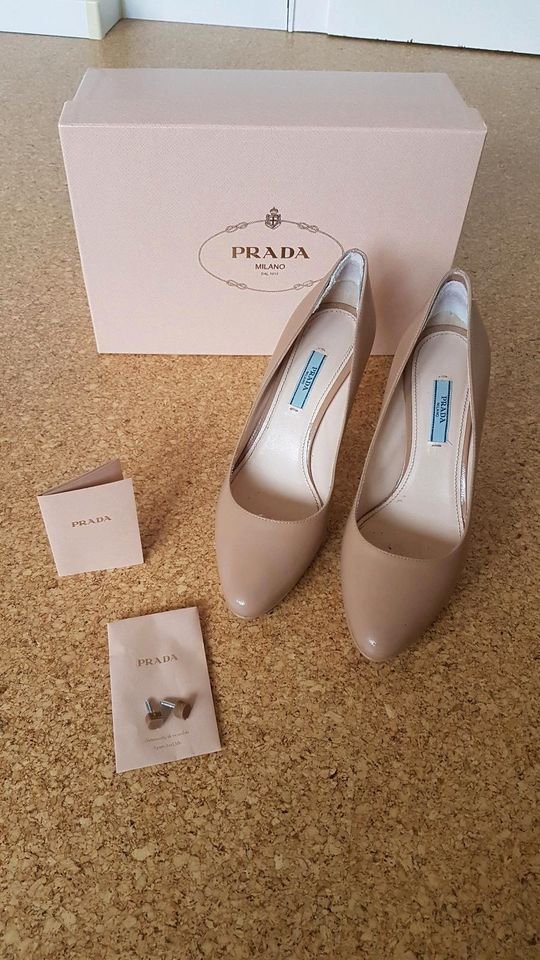 Verführerische Prada Pumps in Größe 38,5
