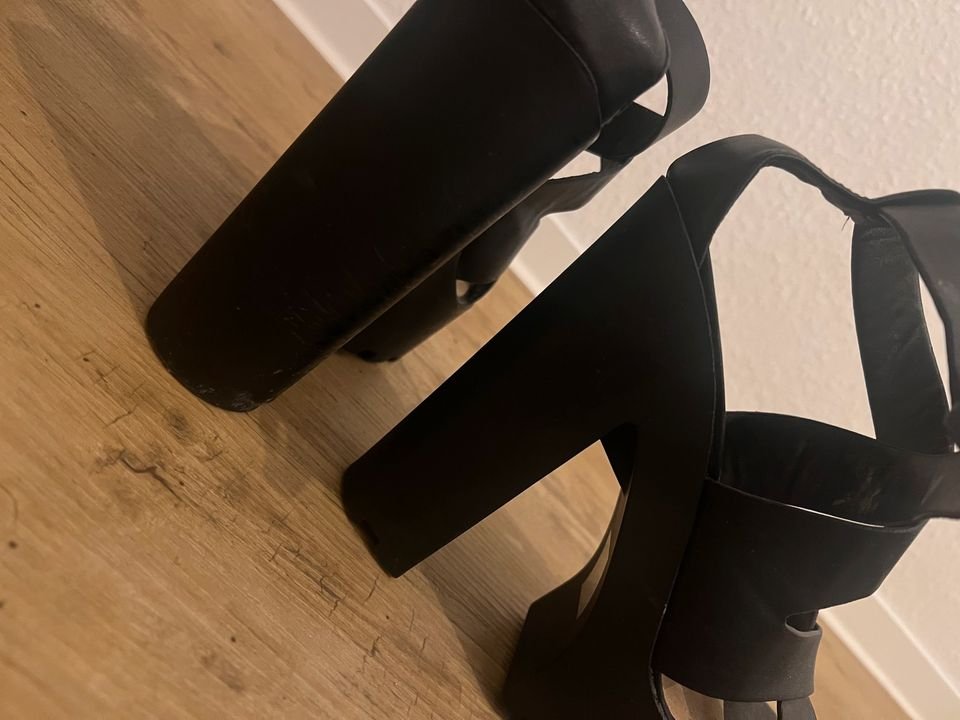 Plateau High Heels - Verführerische Schuhe für Männer mit Stil
