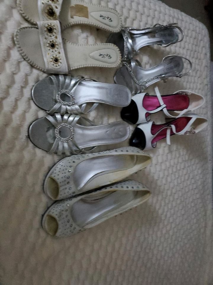 5 x Schuhe Nur abholen kein Versand Privatverkauf ohne Rücknahme