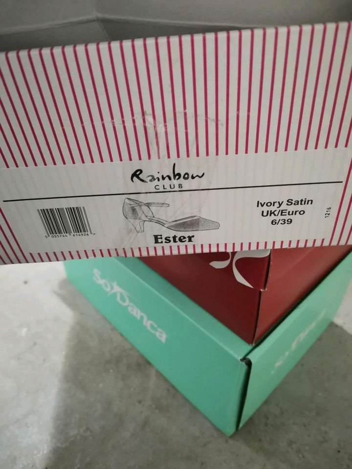 Verkaufe Rainbow Ester Ivory Satin 6/39
