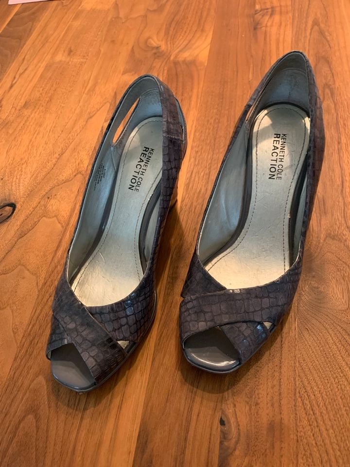 Kenneth Cole Reaction High Heels grau