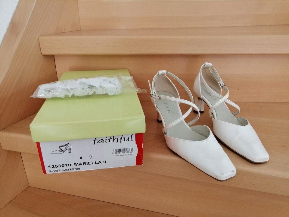 Einzigartige Brautschuhe Größe 37