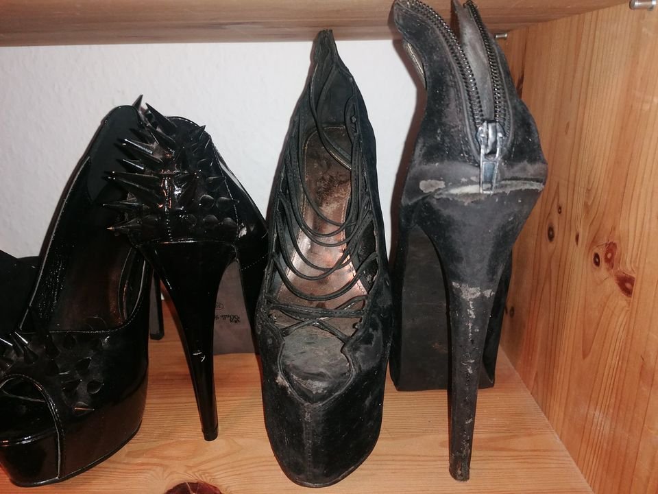 Plateau Pumps Samt schwarz Gr. 39