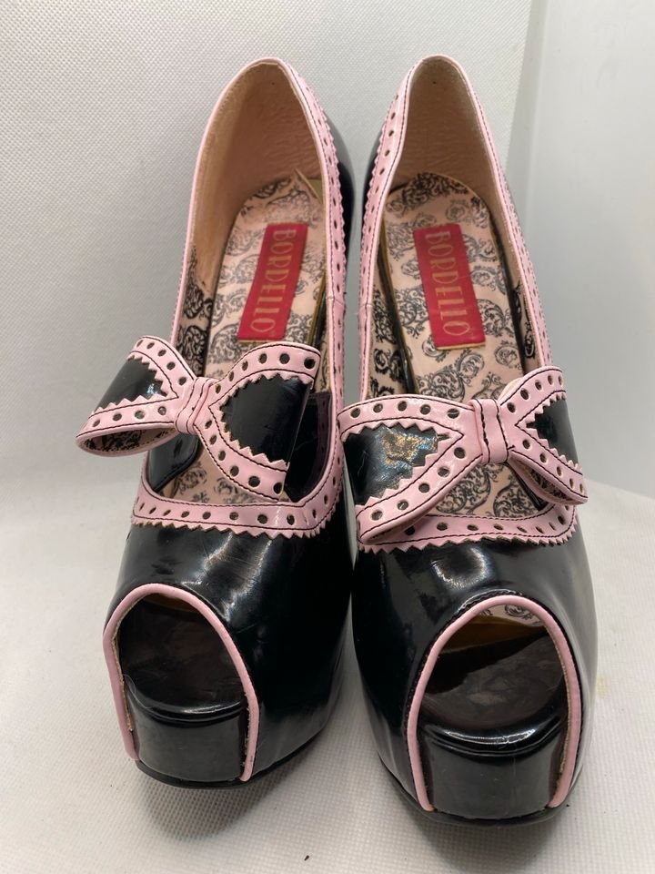 Getragene High Heels