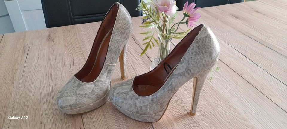 Herrenschuhe Größe 38