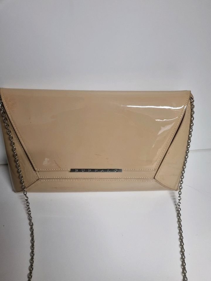 Verkaufe eine Damen Clutch Buffalo