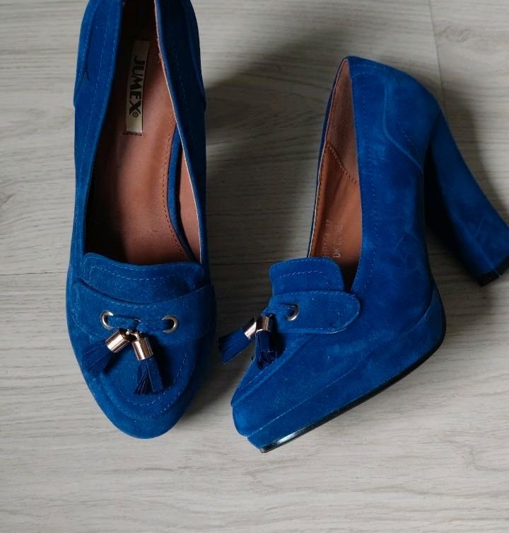 Pumps / High Heels royalblau mit goldenen Details Gr. 37