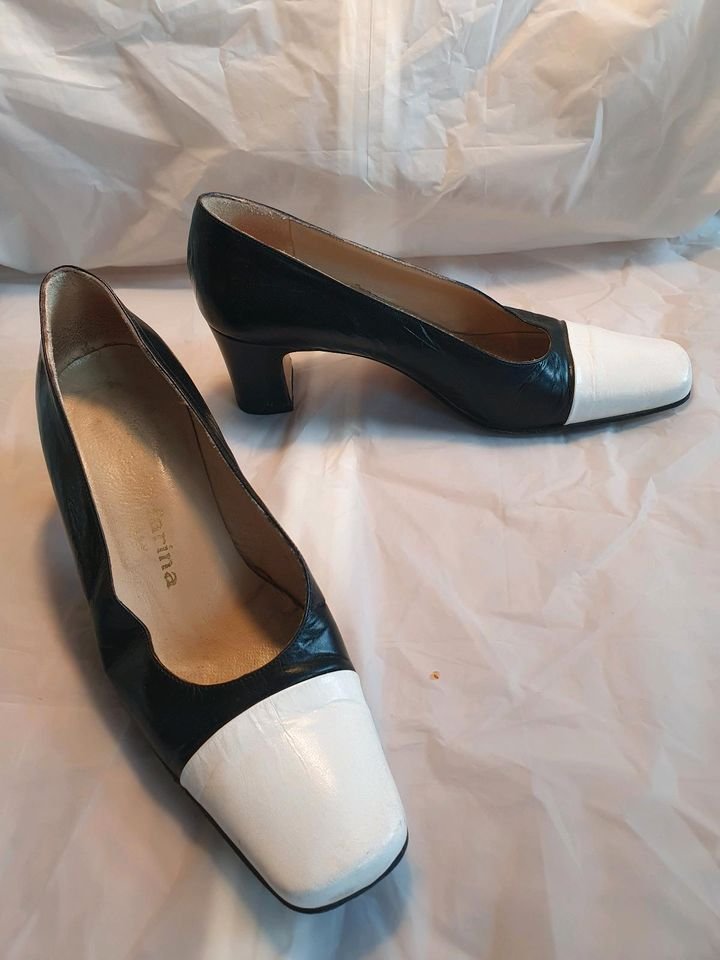 Unverwechselbare Retro Damenschuhe Gr. 37