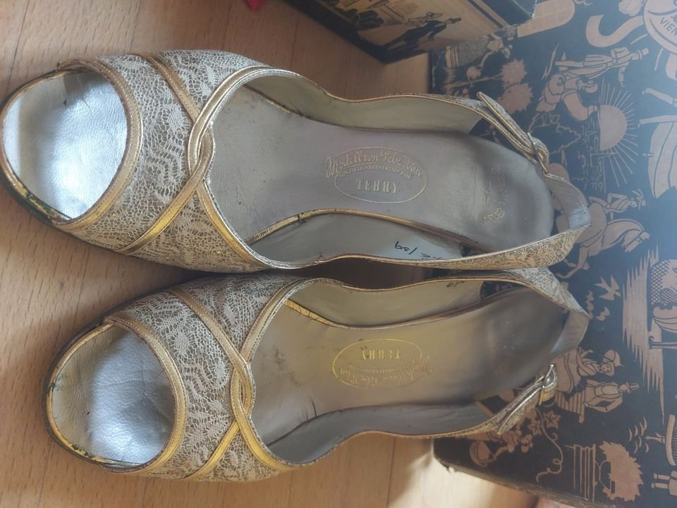 Einzigartige Retro Damenschuhe Gr. 39 mit besonderem Flair