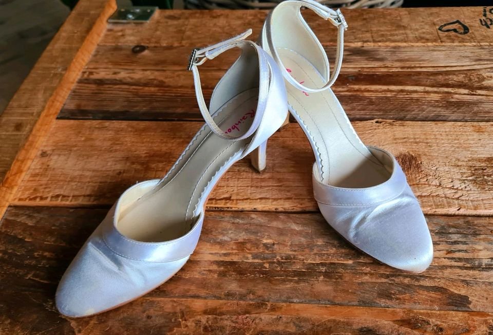 Brautschuhe mit besonderem Duft - Größe 3 1/2 (36)